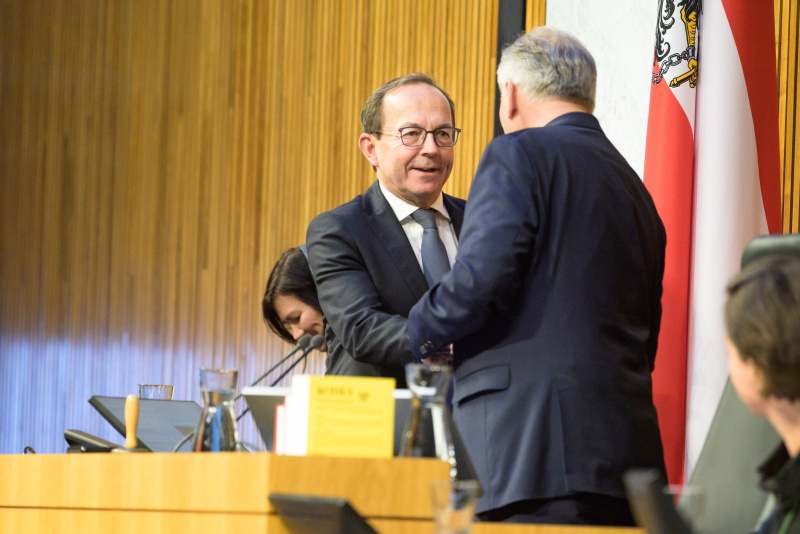 Präsidium von links: Zweiter Nationalratspräsident Peter Peter Haubner (ÖVP), Nationalratspräsident Walter Rosenkranz (FPÖ)