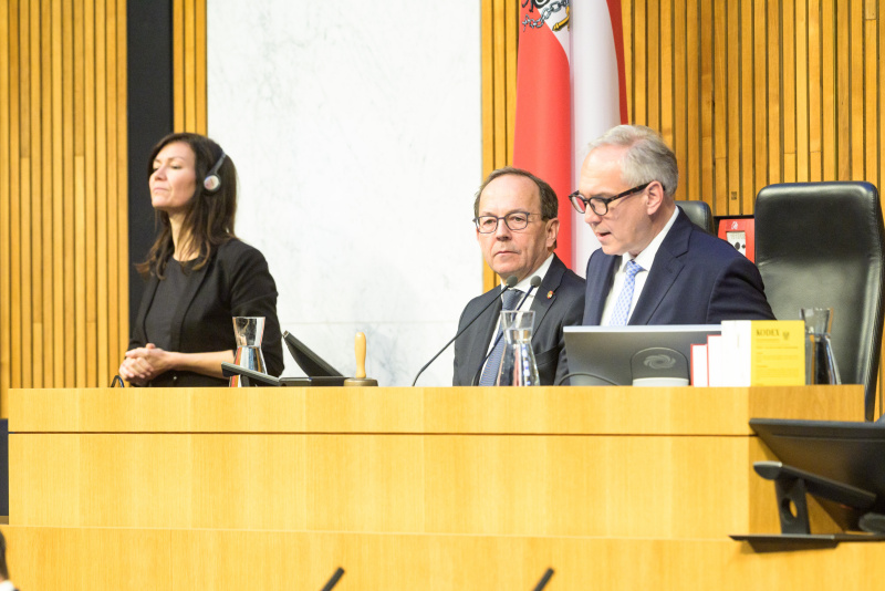 Präsidium von links: Zweiter Nationalratspräsident Peter Peter Haubner (ÖVP), Nationalratspräsident Walter Rosenkranz (FPÖ)