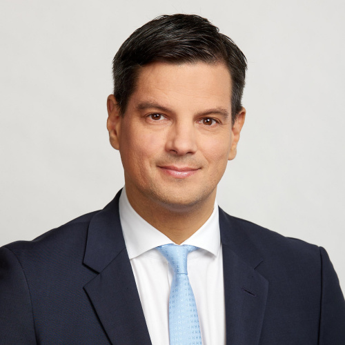 Portrait of Mag. Hannes Amesbauer, BA