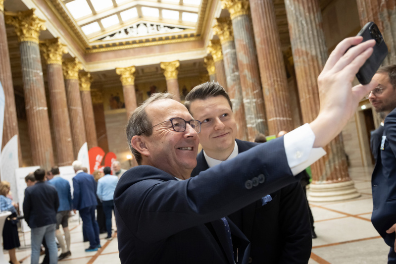 Selfie Nationalratspräsident Peter Peter Haubner (ÖVP)
