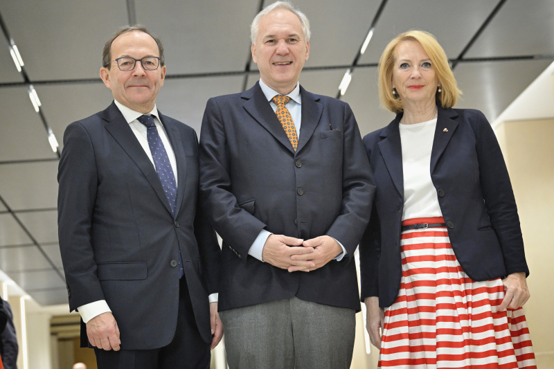 Von links: Zweiter Nationalratspräsident Peter Haubner (ÖVP), Nationalratspräsident Walter Rosenkranz (FPÖ), Dritte Nationalratspräsidentin Doris Bures (SPÖ)