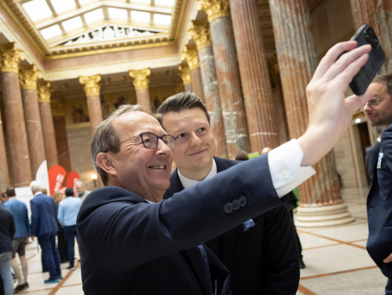 Selfie Nationalratspräsident Peter Peter Haubner (ÖVP)