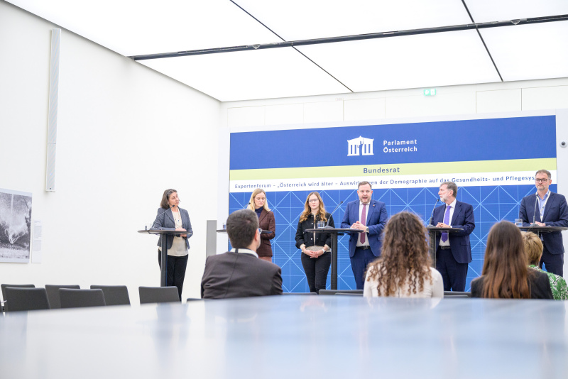 Am Wort: Bundesratspräsident Franz Ebner (ÖVP)