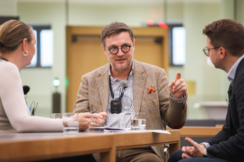 Von links: Podcast Host Tatjana Lukáš, Klaus Steinmaurer - RTR und Patrick Reisinger - OEAD