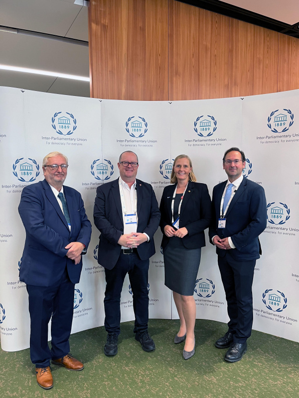 Von links: Nationalrat Christoph Matznetter (SPÖ), Nationalrat Hubert Fuchs (FPÖ), Bundesrätin Maria Huber (Grüne), Nationalrat Andreas Minnich (ÖVP)