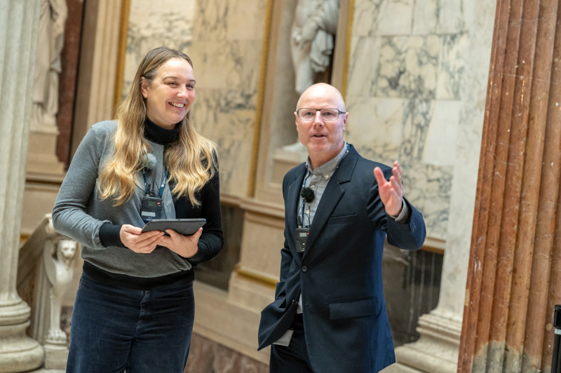 Podcast Host Tatjana Lukáš und Vermittler Kaspar Wohlleb