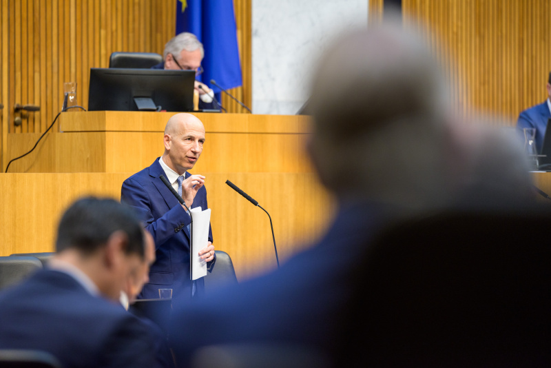 Auf der Regierungsbank: Bundesminister für Arbeit Martin Kocher (ÖVP)