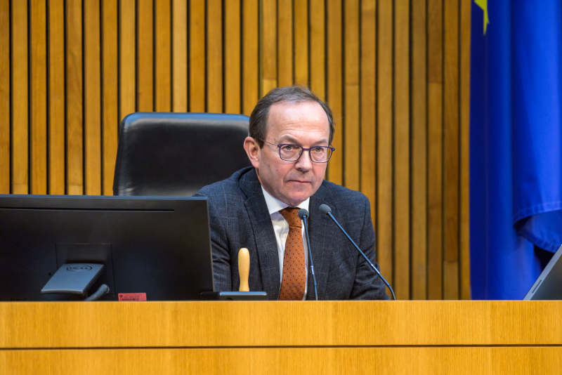 Am Präsidium: Zweiter Nationalratspräsident Peter Peter Haubner (ÖVP)