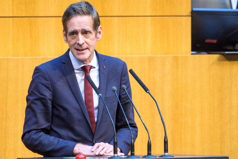 Am Redner:innenpult: Nationalratsabgeordneter Kai Jan Krainer (SPÖ)