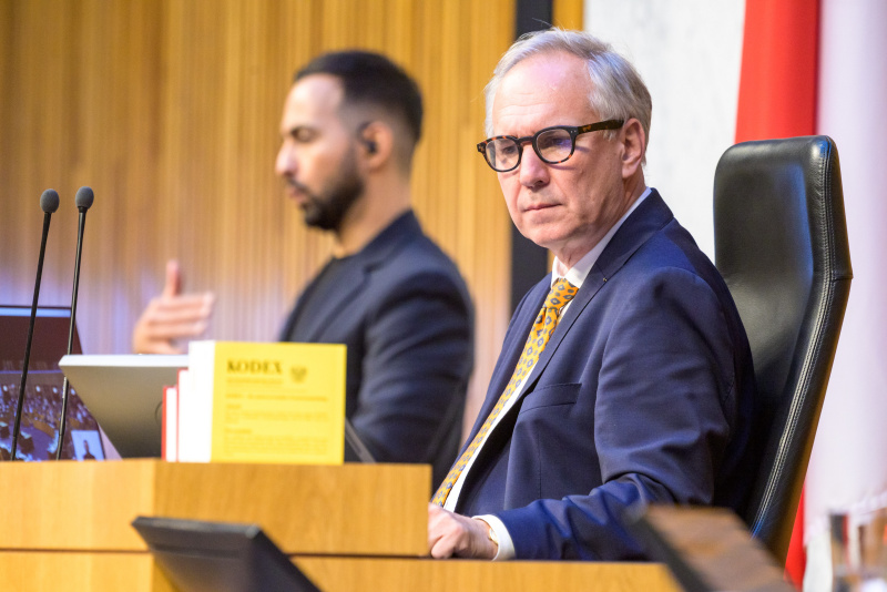 Am Präsidium: Nationalratspräsident Walter Rosenkranz (FPÖ)