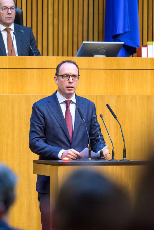 Am Redner:innenpult: Nationalratsabgeordneter Andreas Ottenschläger (ÖVP)