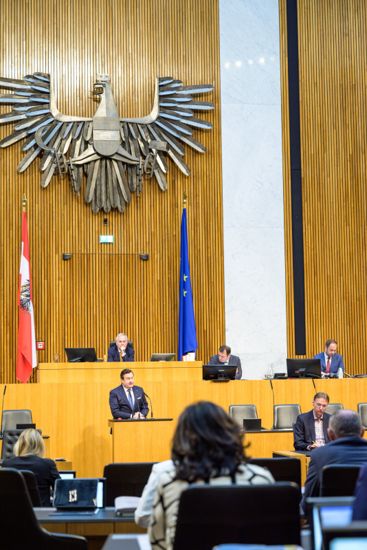 Am Redner:innenpult: Nationalratsabgeordneter Kurt Egger (ÖVP)