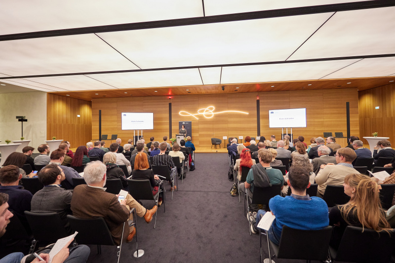 Moderation. Karin Schneider Parlamentsdirektion. Veranstaltungsteilnehmer:innen