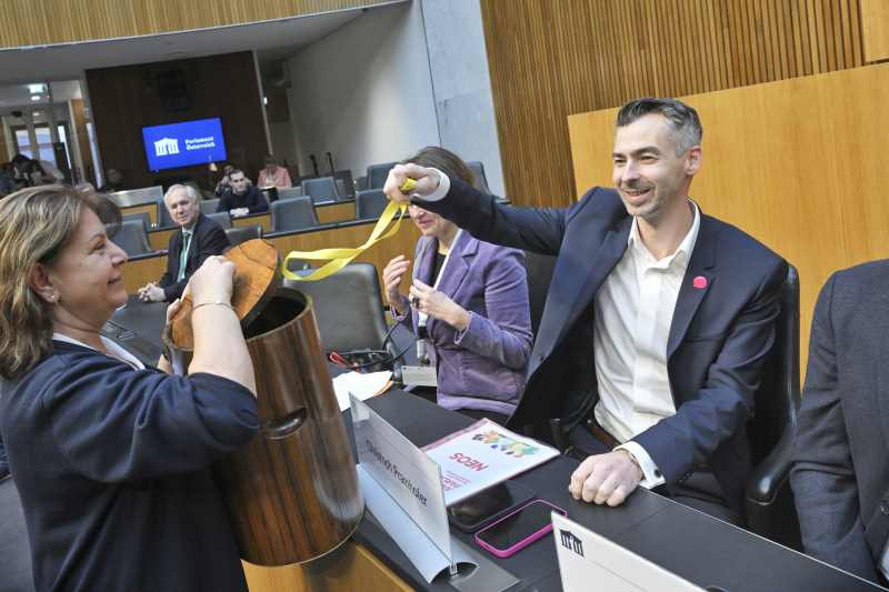 Wahl der Klubzugehörigkeit. Nationalratsabgeordneter Christoph Pramhofer (NEOS)