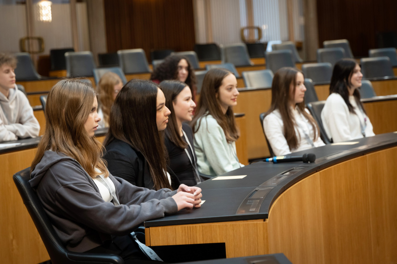 Gruppenfoto Schüler:innen als Reporter:innen