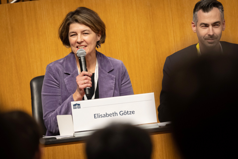 Auf der Regierungsbank: Nationalratsabgeordneter Elisabeth Götze (GRÜNE)