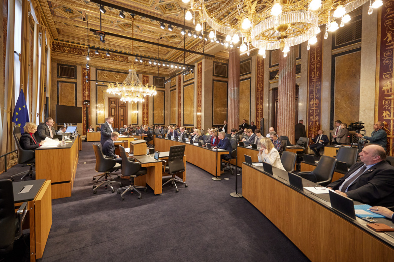 Am Redner:innenpult Vorsitzender der Bundesratsfraktion Andreas Arthur Spanring (FPÖ)