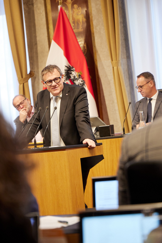 Am Redner:innenpult Bundesrat Christoph Thoma (ÖVP)