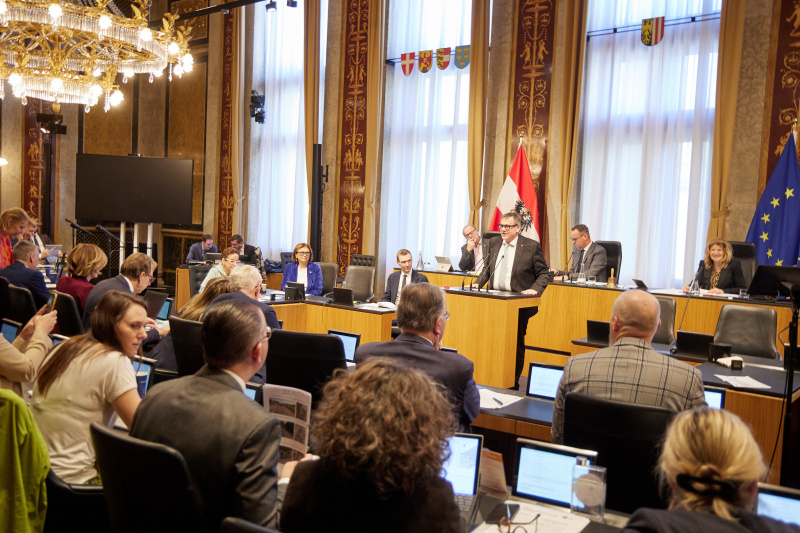 Am Redner:innenpult Bundesrat Christoph Thoma (ÖVP)