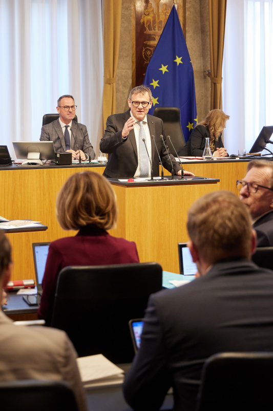 Am Redner:innenpult Bundesrat Christoph Thoma (ÖVP)