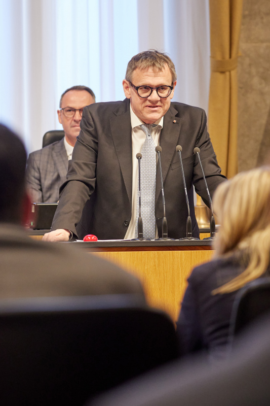 Am Redner:innenpult Bundesrat Christoph Thoma (ÖVP)