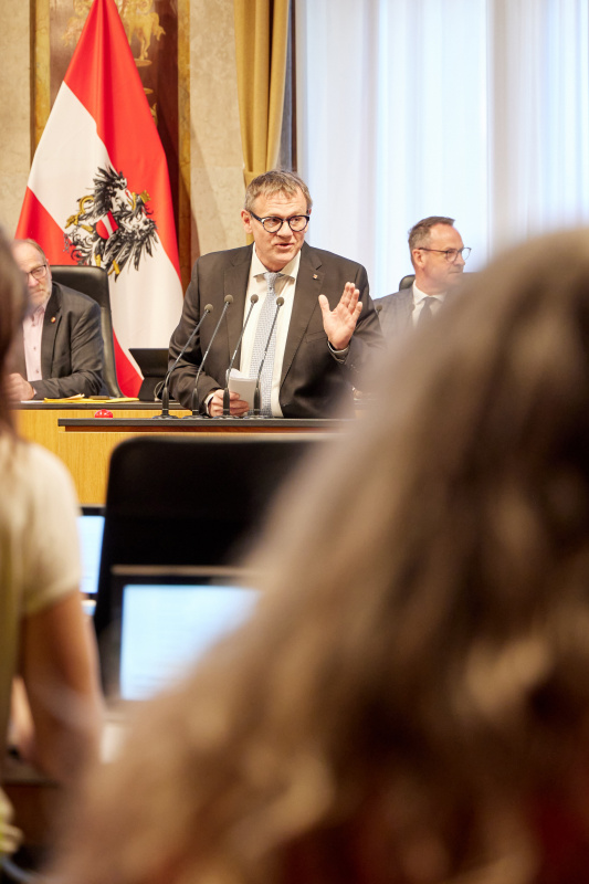 Am Redner:innenpult Bundesrat Christoph Thoma (ÖVP)