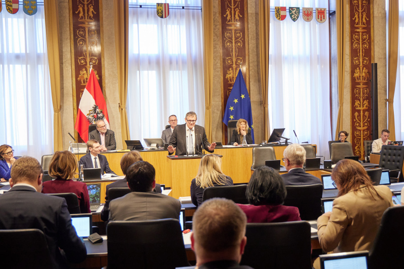 Am Redner:innenpult Bundesrat Christoph Thoma (ÖVP)