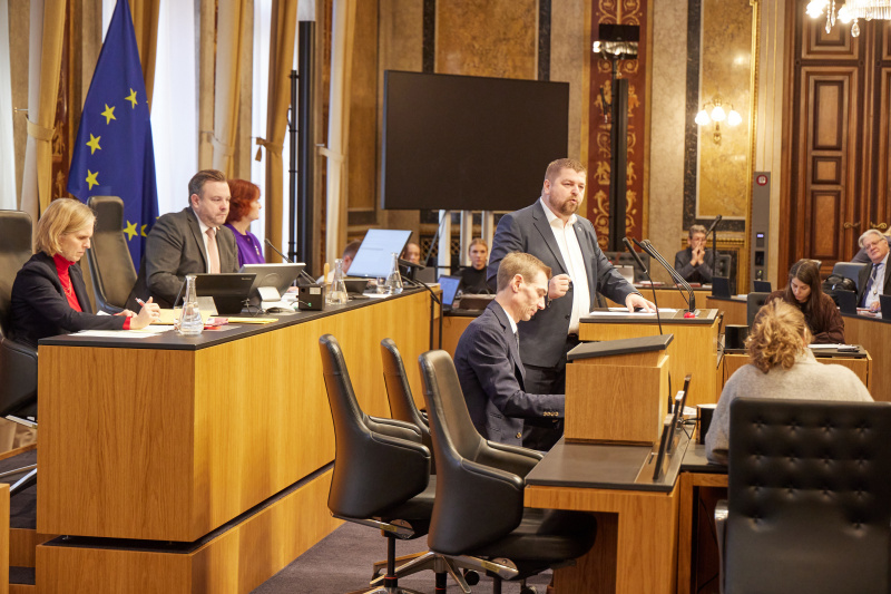 Am Redner:innenpult Vorsitzender der Bundesratsfraktion Andreas Arthur Spanring (FPÖ)