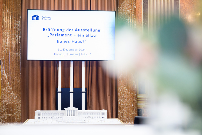 Eröffnung der Ausstellung: "Parlament – ein allzu hohes Haus?"
