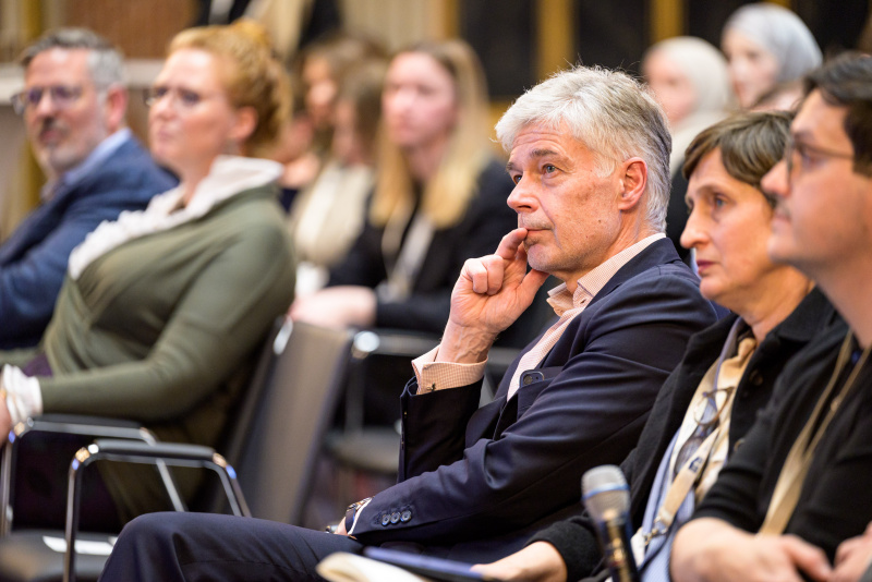 Parlamentsdirektor Harald Dossi im Publikum