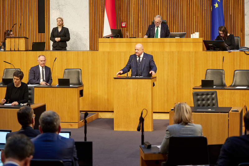 Am Redner:innenpult Nationalratsabgeordneter Christian Stocker (ÖVP)