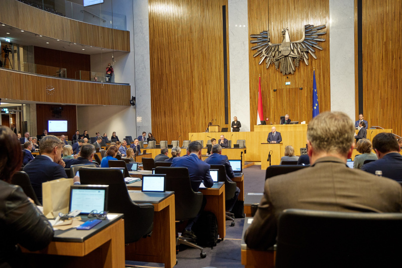 Nationalratspräsident Walter Rosenkranz (FPÖ) am Präsidium