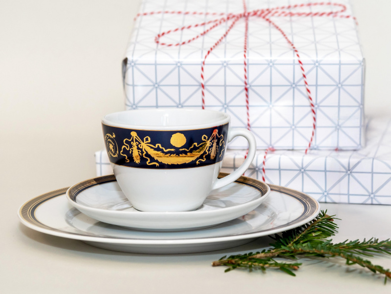 Kaffeetasse blau mit Untertasse und Dessertteller 4zu3