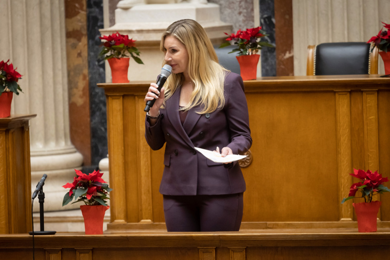 Begrüßung durch Moderatorin Nina Kraft