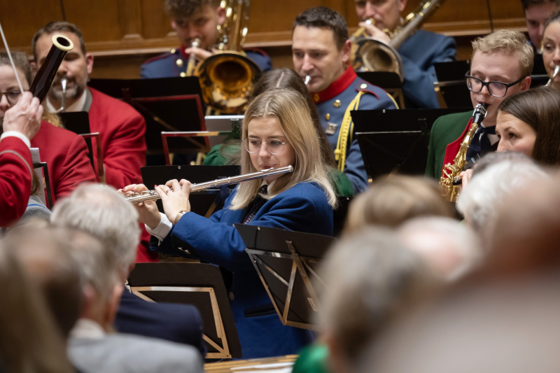 Querflötenspielerin, Orchester des Österreichischen Blasmusikverbands