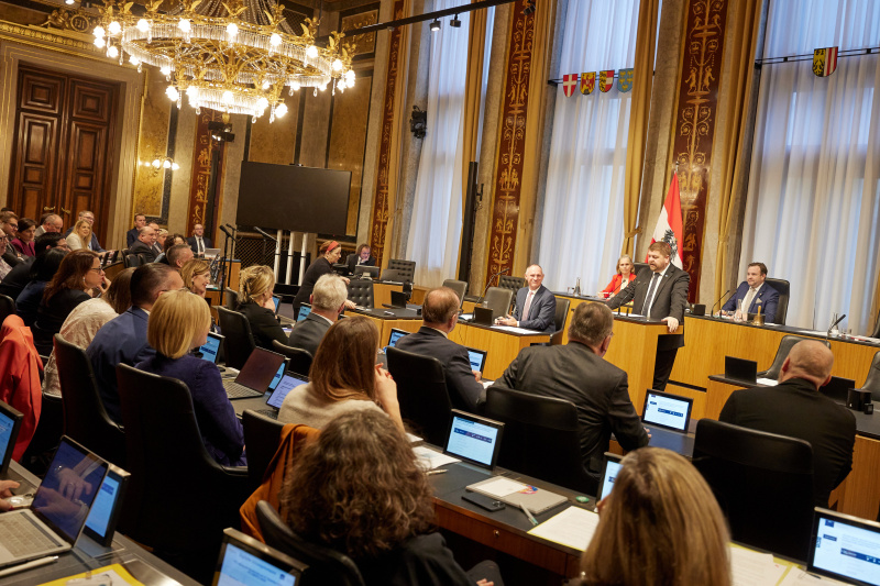 Am Redner:innenpult Vorsitzender der Bundesratsfraktion Andreas Arthur Spanring (FPÖ)