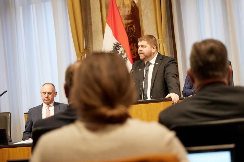 Am Redner:innenpult Vorsitzender der Bundesratsfraktion Andreas Arthur Spanring (FPÖ)