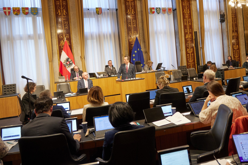 Am Redner:innenpult Bundesrat Günter Kovacs (SPÖ)