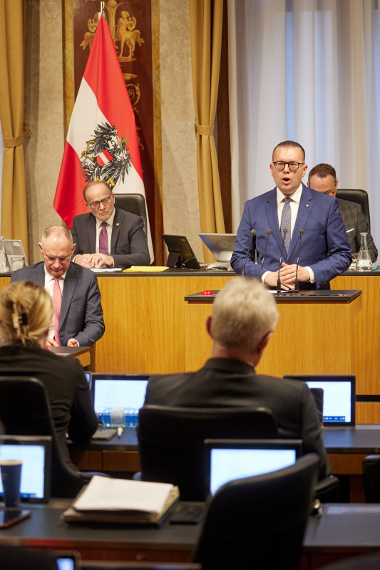 Aktuelle Stunde. Am Redner:innenpult Bundesrat Matthias Zauner (ÖVP)