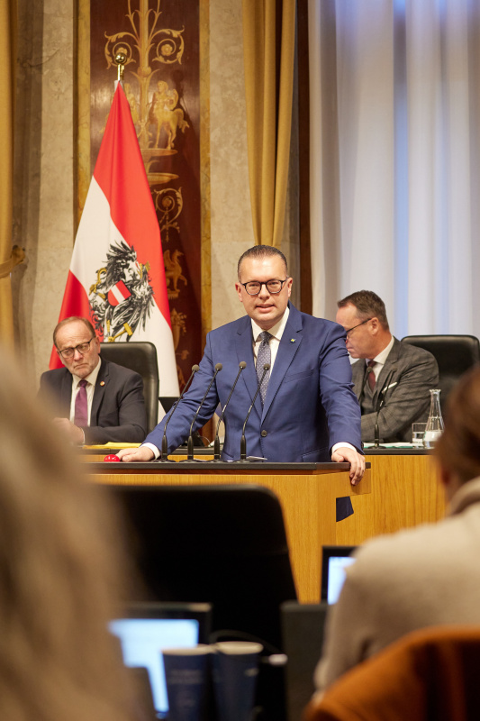 Aktuelle Stunde. Am Redner:innenpult Bundesrat Matthias Zauner (ÖVP)