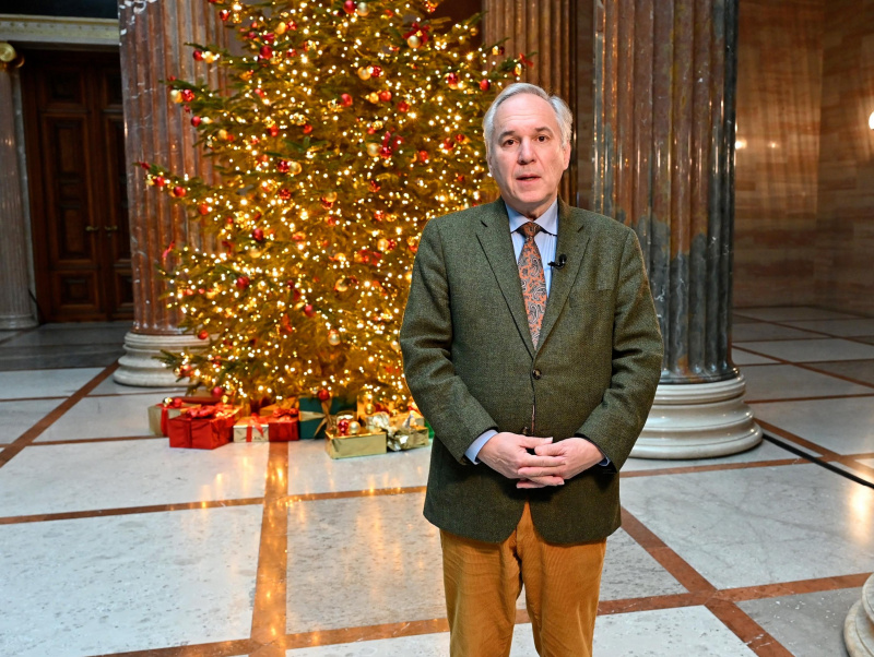 Videogrüße aus der Säulenhalle von Nationalratspräsident Walter Rosenkranz (FPÖ)