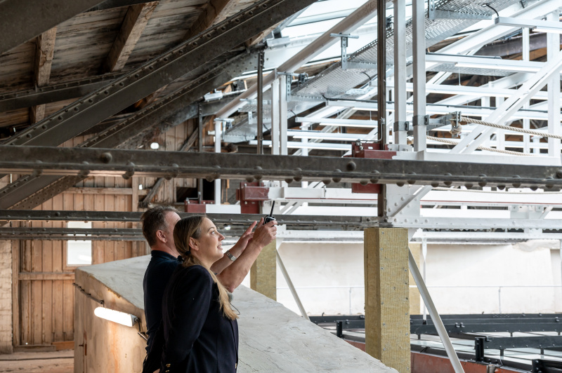 Von links: Peter Ruckenstuhl im Podcast-Interview mit Tatjana Lukáš