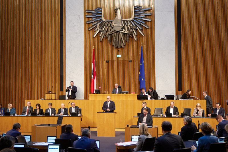 Am Redner:innenpult Nationalratsabgeordneter Christian Stocker (ÖVP)