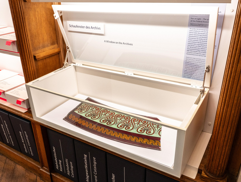 Archiv-Ausstellung: „Fächer aus Licht – Das Glasdach des Bundesversammlungssaals“.