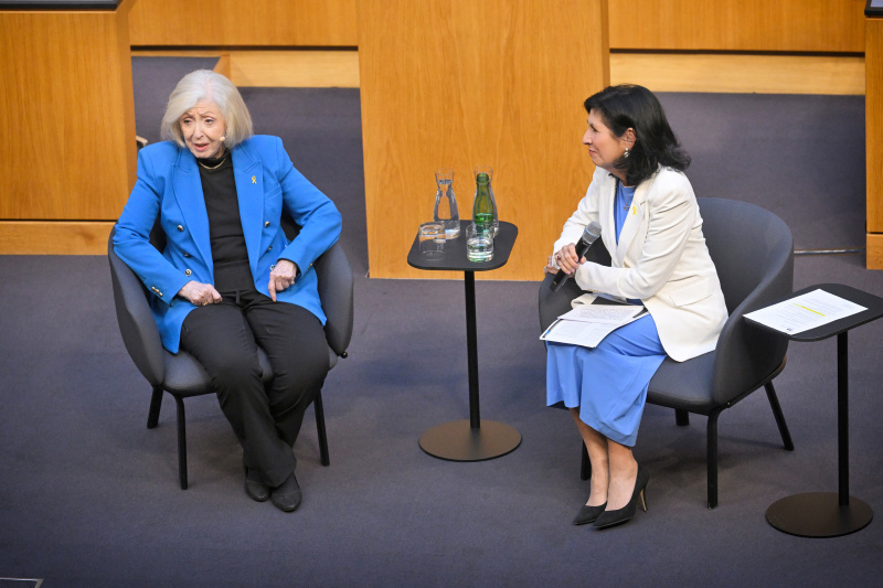 Von links: Zeitzeugin Erika Freeman, Executive Director Kultur.Medien.Judentum Danielle Spera