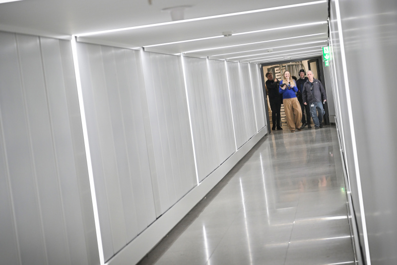 Von links: Podcast Host Tatjana Lukáš und Josef Bierbaumer im Gespräch