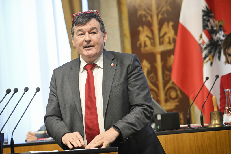 Am Redner:innenpult: Bundesratsvizepräsident Michael Wanner (SPÖ)