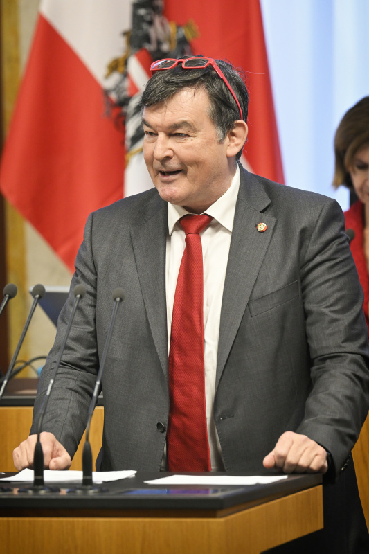 Am Redner:innenpult: Bundesratsvizepräsident Michael Wanner (SPÖ)