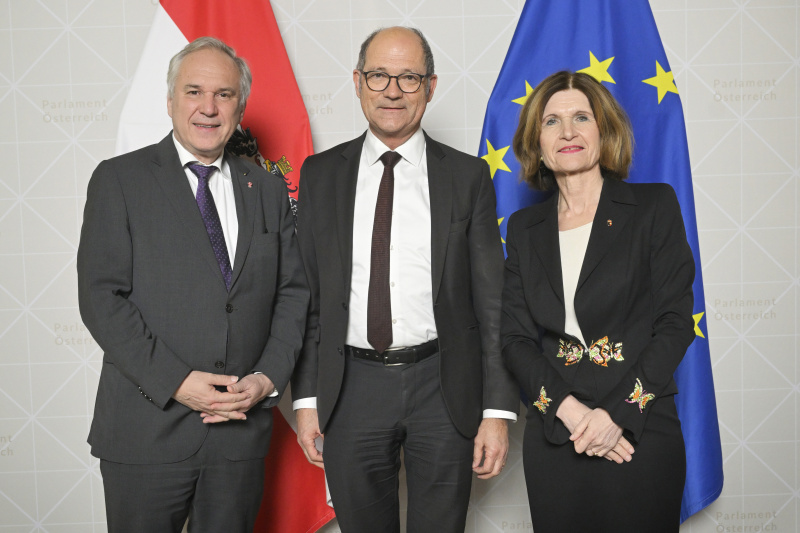 Von links: Nationalratspräsident Walter Rosenkranz (FPÖ), Daniel FÄSSLER (Schweiz), Bundesratspräsidentin Andrea Eder-Gitschthaler (ÖVP)