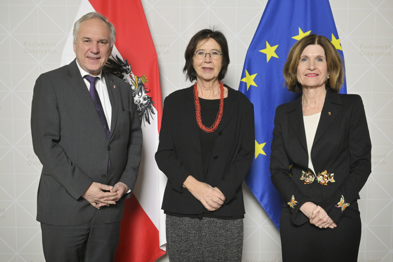 Von links: Nationalratspräsident Walter Rosenkranz (FPÖ), Christine Muttonen, Bundesratspräsidentin Andrea Eder-Gitschthaler (ÖVP)